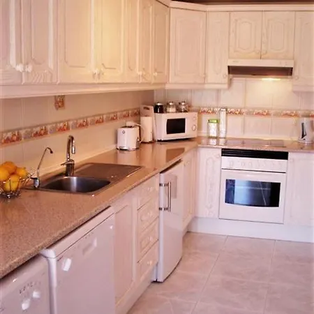 Luxury Oasis 4-bedroom With Private Pool In Fuengirola, Costa Del Sol Villa Fuengirola