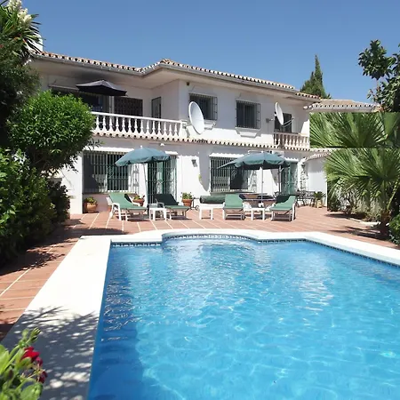 Luxury Oasis 4-bedroom With Private Pool In Fuengirola, Costa Del Sol Villa *