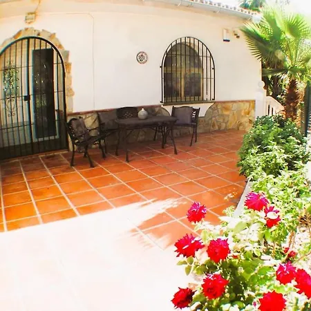 Luxury Oasis 4-bedroom With Private Pool In Fuengirola, Costa Del Sol Villa *